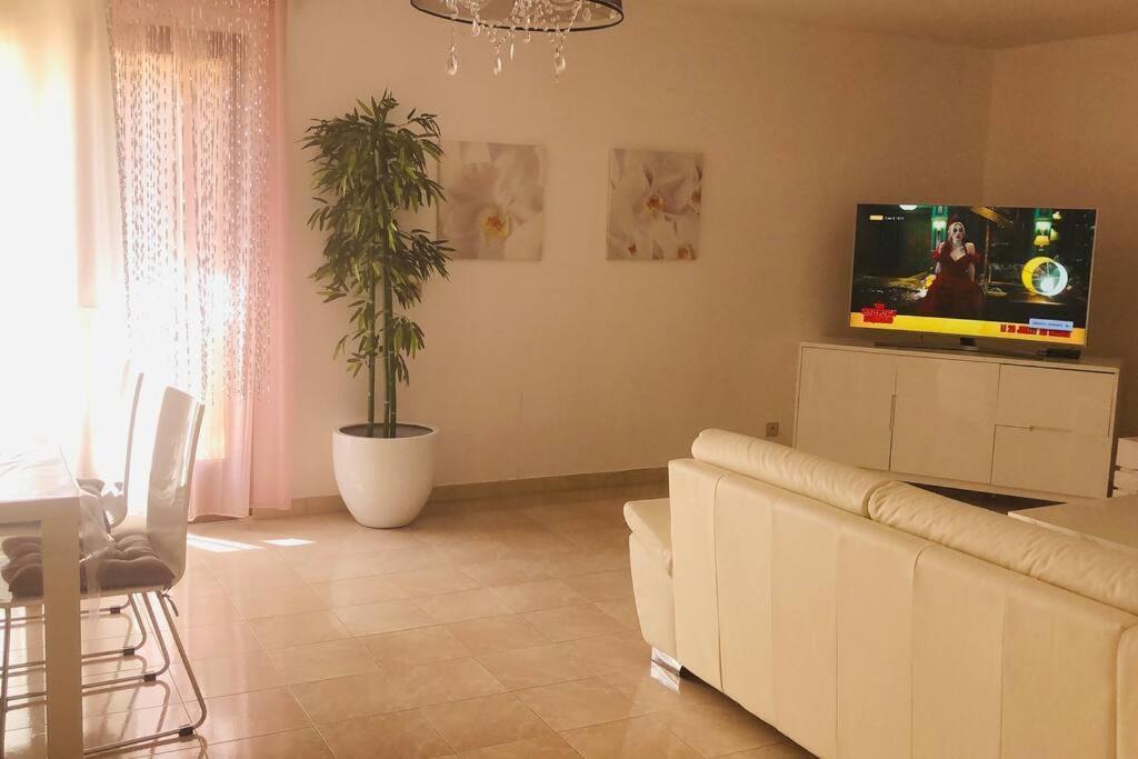 Villa Avec Piscine Privee Sans Vis A Vis Et Montpellier A 20mn Claret